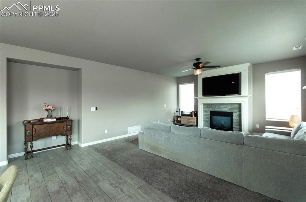 Image 7 of 40: Living Room