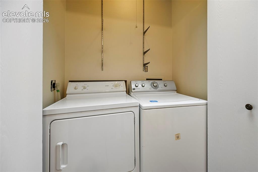 Image 18 of 18: Laundry