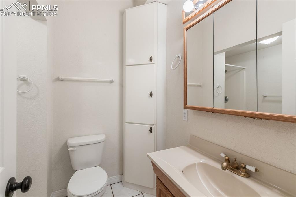 Image 30 of 50: Main level