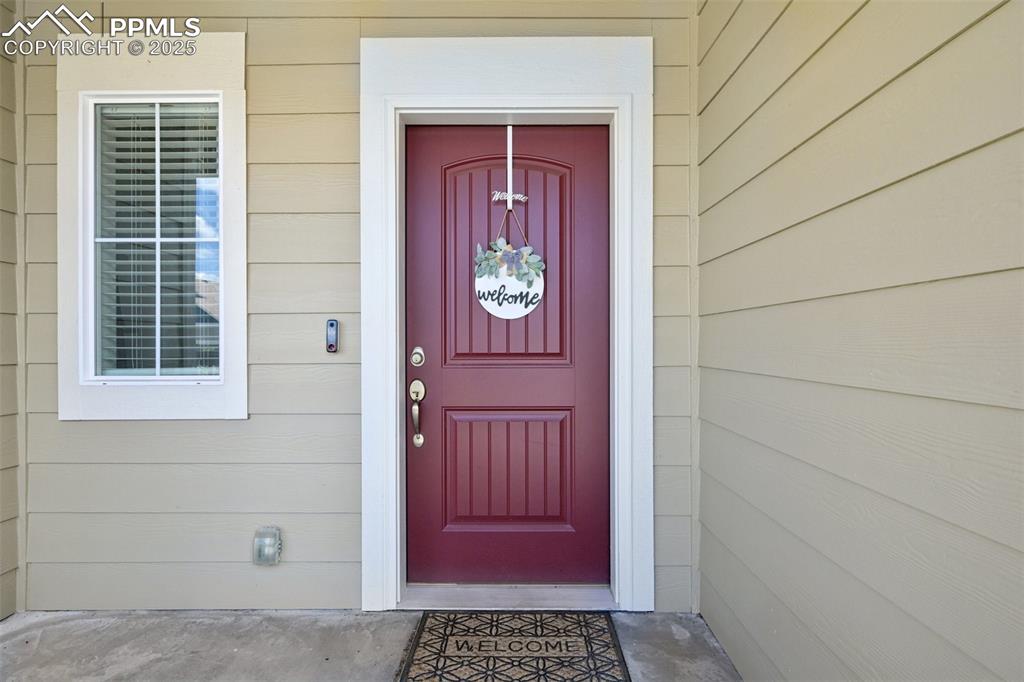 Image 4 of 44: Entrance to property