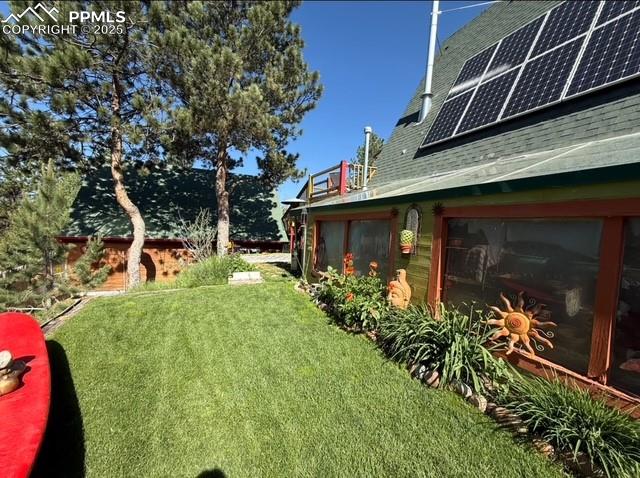 Image 28 of 42: Yard