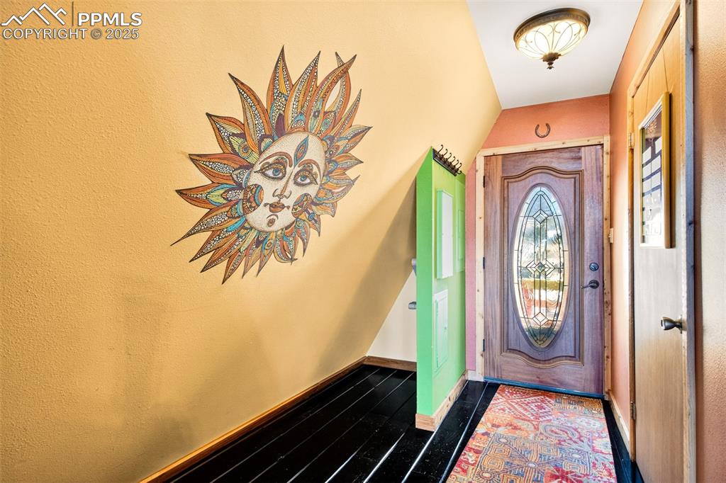 Image 7 of 42: Entry