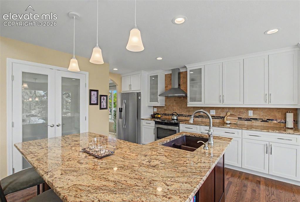 Image 11 of 48: Kitchen