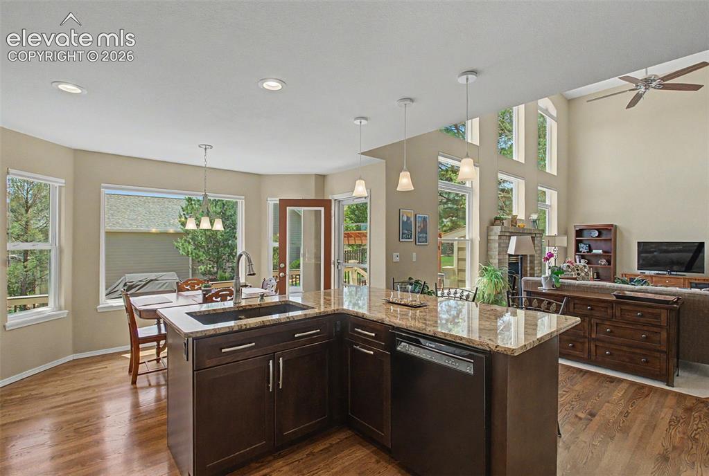 Image 13 of 48: Kitchen