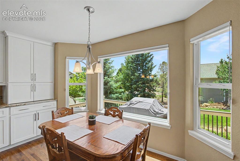 Image 14 of 48: Dining Area