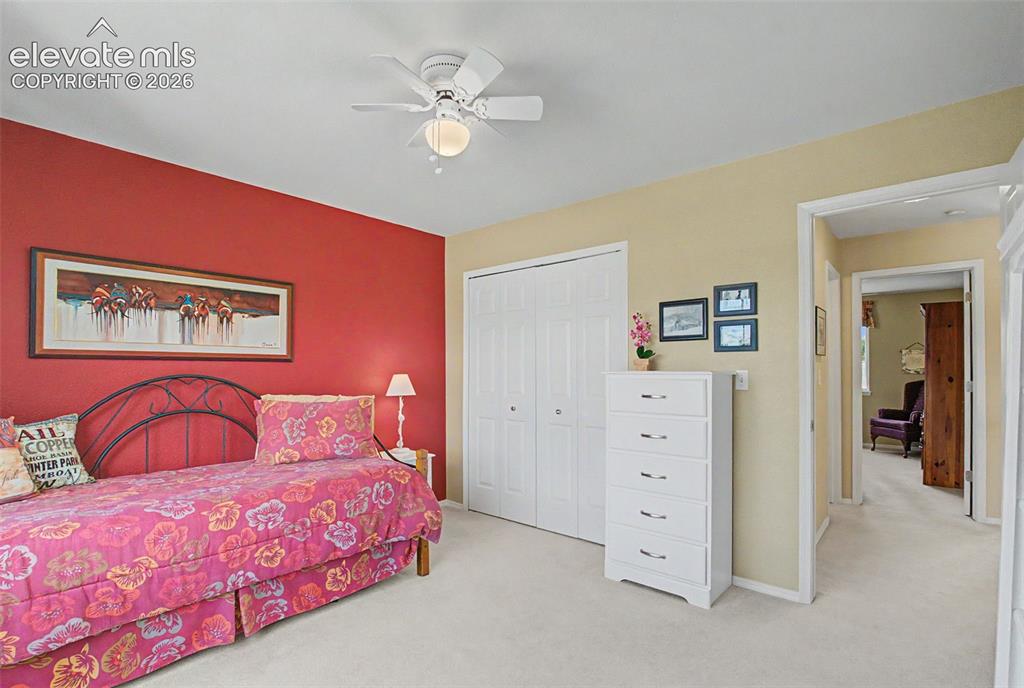 Image 34 of 48: Bedroom