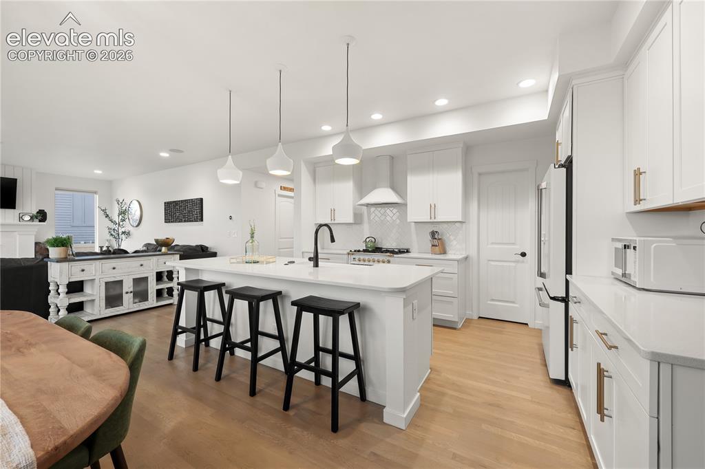 Image 9 of 44: Kitchen