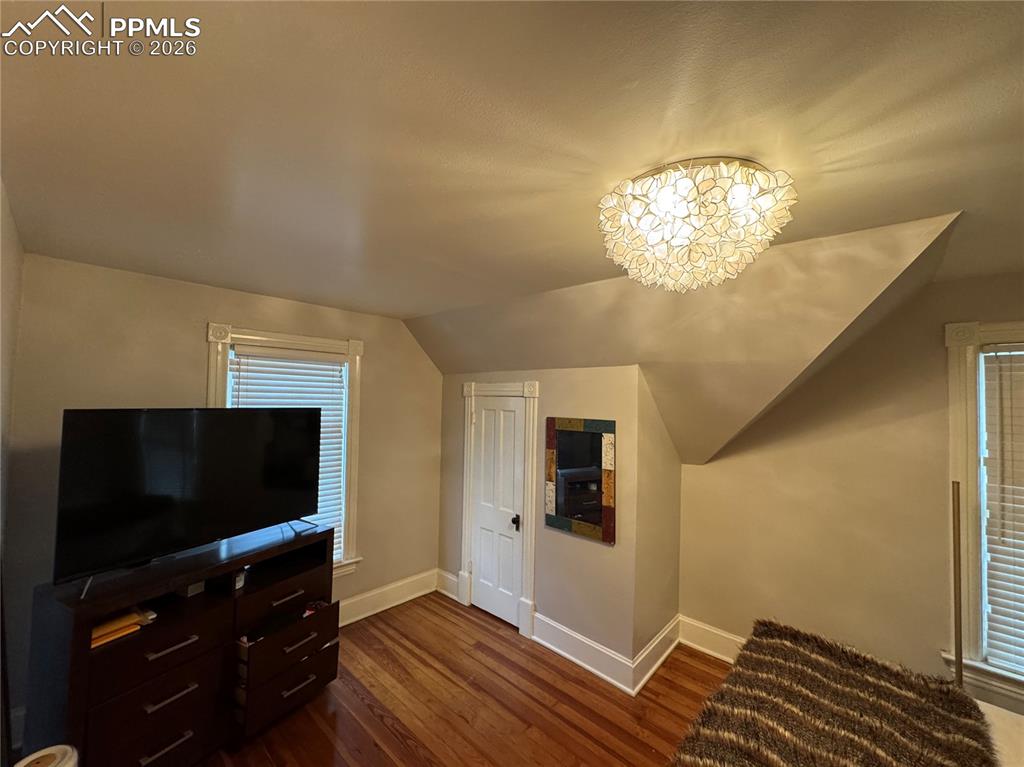 Image 16 of 28: Bonus Room
