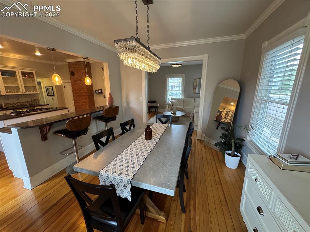 Image 5 of 28: Dining Area