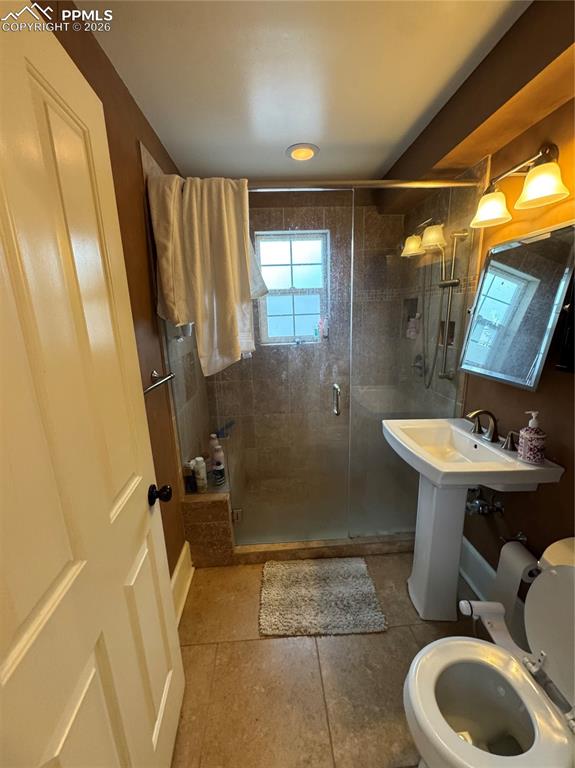 Image 8 of 28: Bathroom