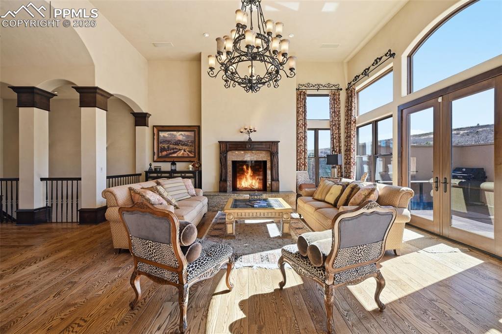 Image 14 of 49: Living Room
