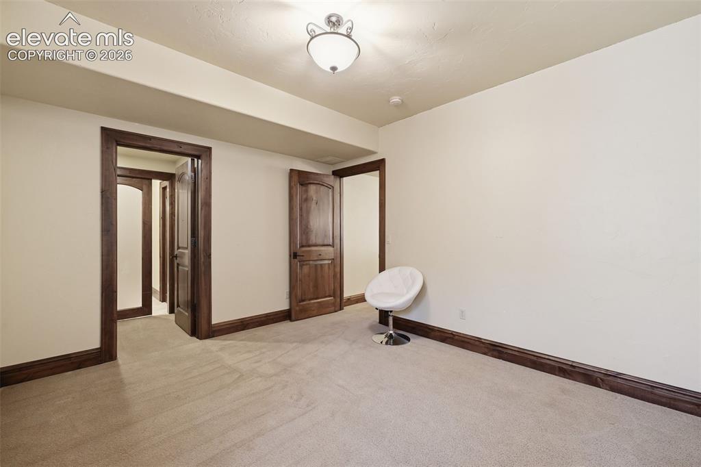 Image 30 of 49: ensuite bath