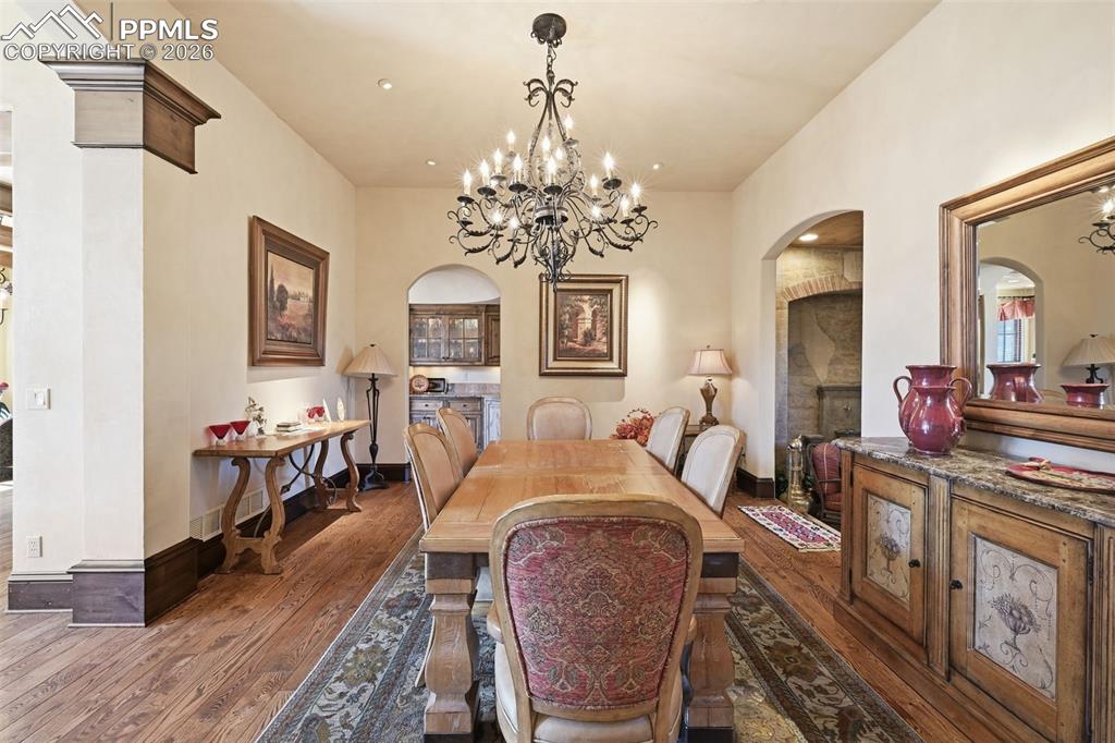 Image 9 of 49: Dining Area