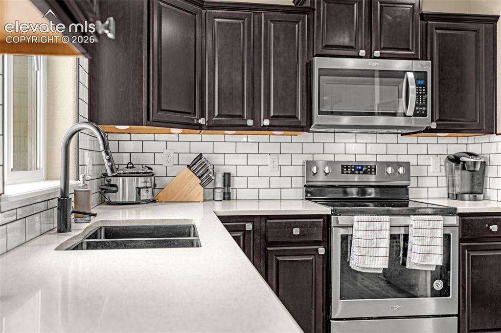 Image 13 of 40: Kitchen