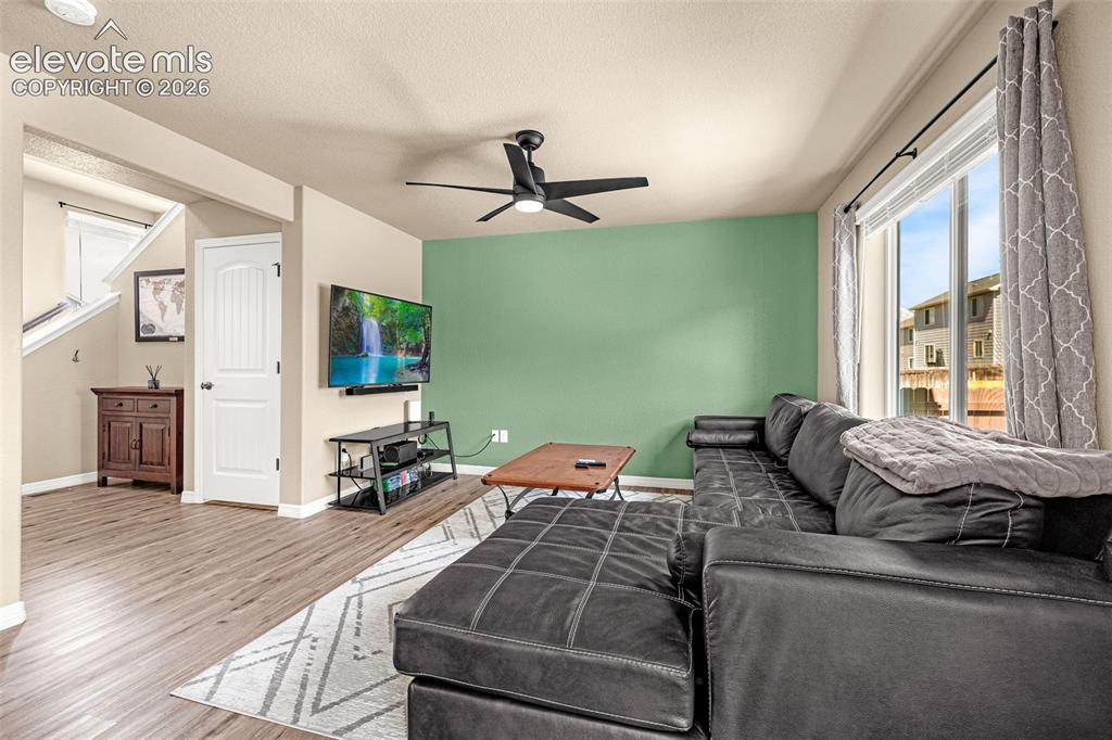 Image 16 of 40: Living Room