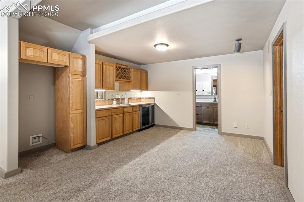 Image 32 of 50: Kitchen