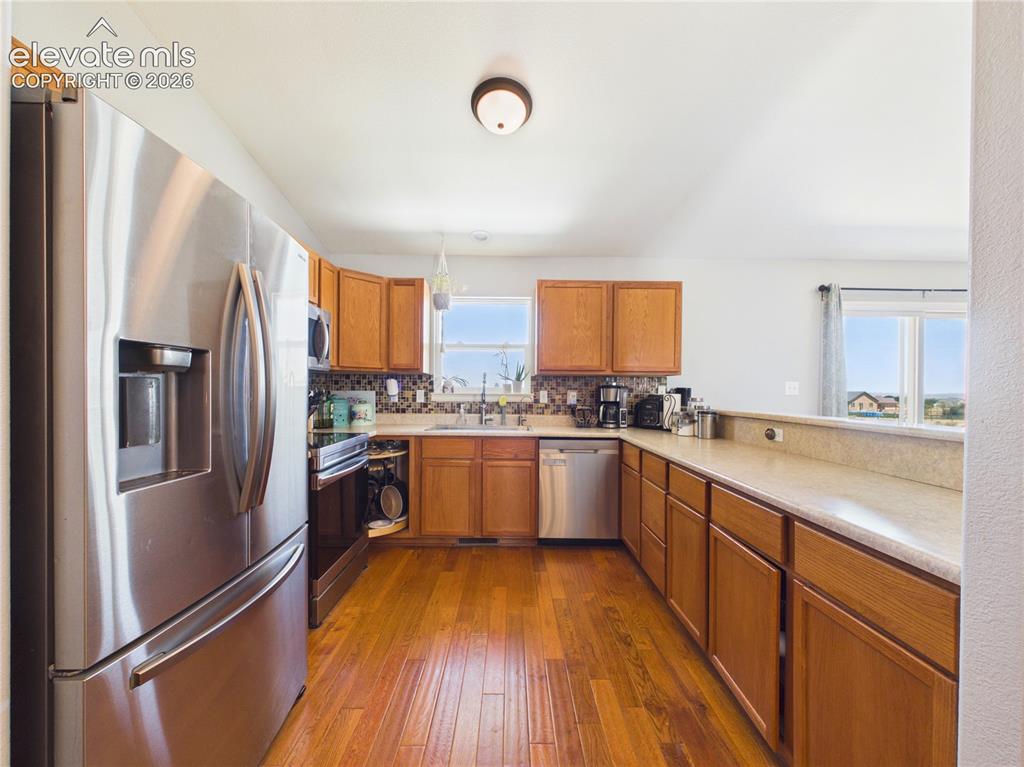 Image 10 of 48: Kitchen