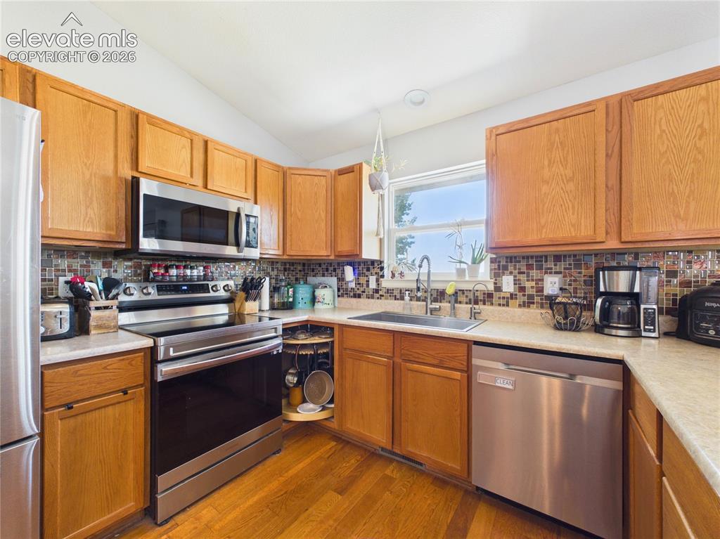 Image 12 of 48: Kitchen