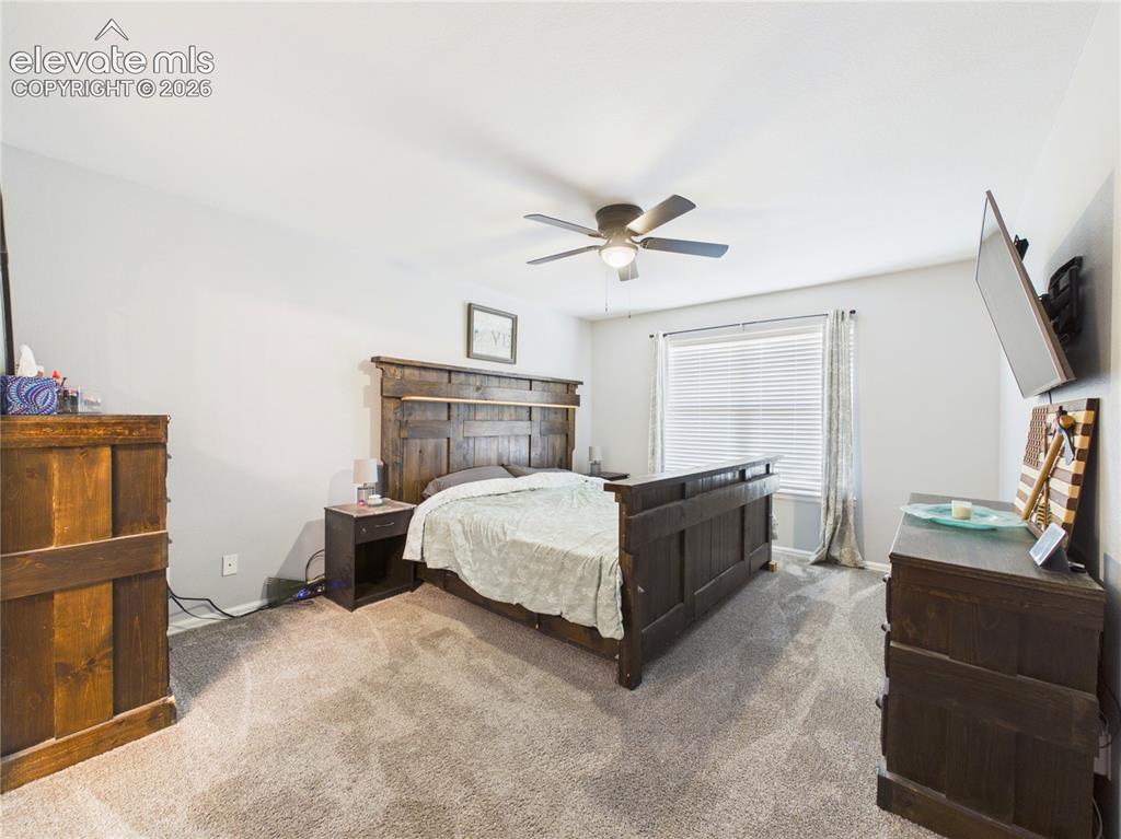 Image 19 of 48: Bedroom