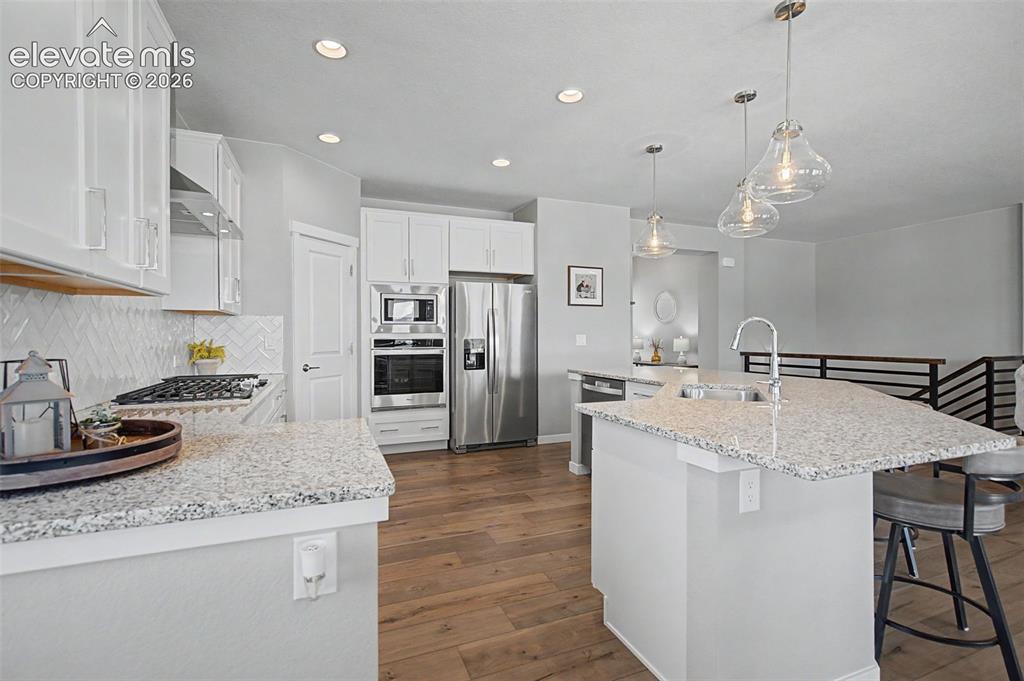 Image 11 of 49: Kitchen