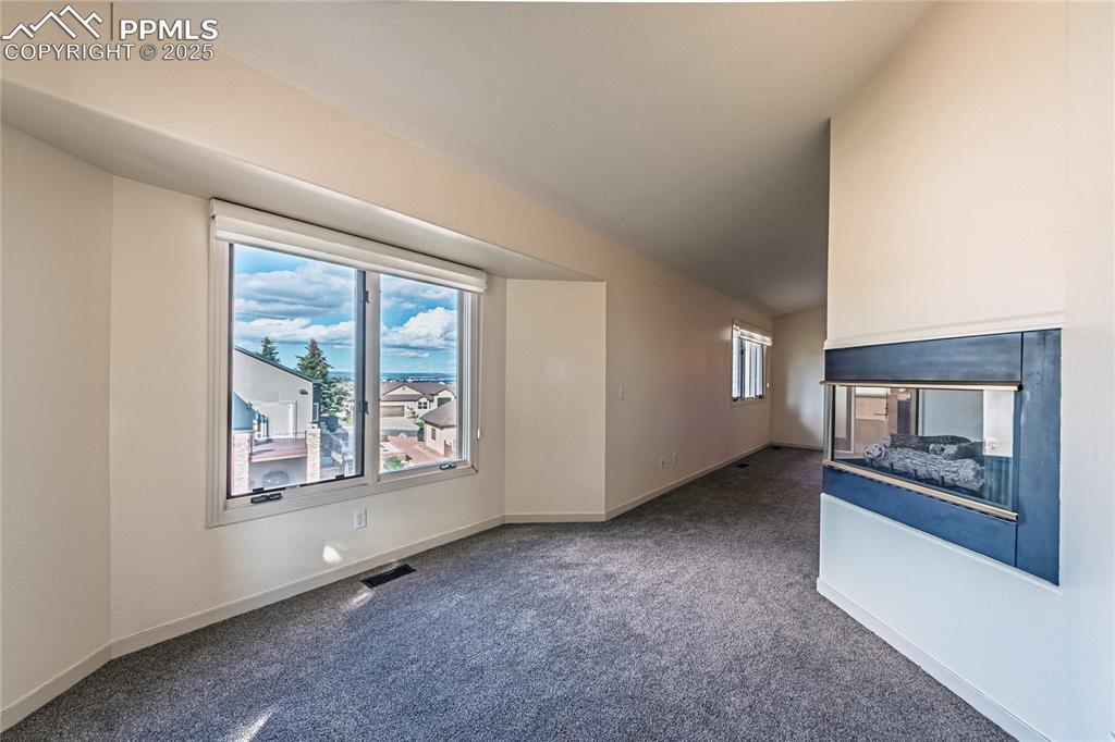 Image 32 of 45: Unfurnished