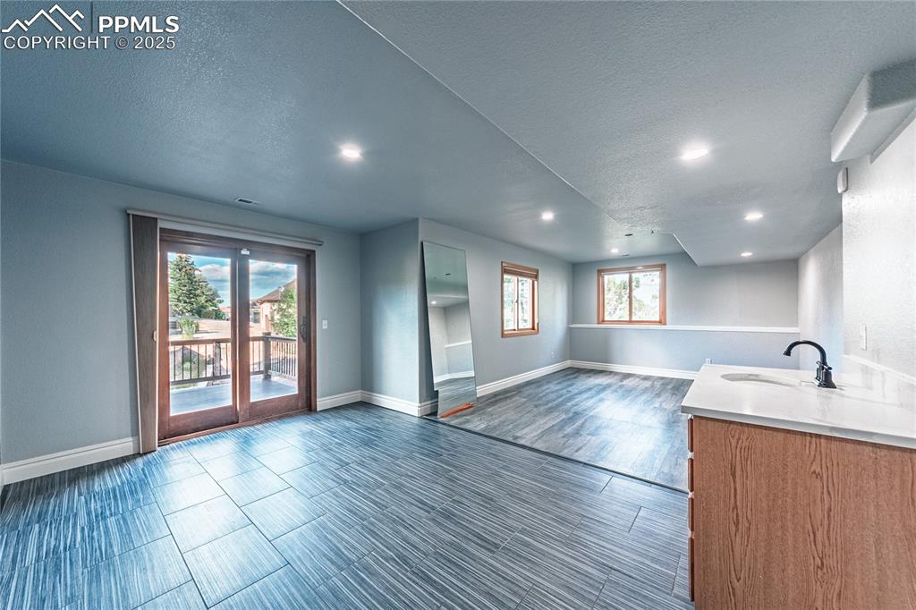 Image 41 of 45: Unfurnashed