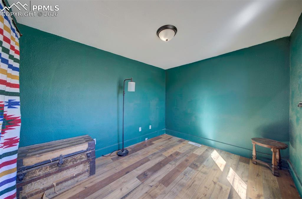 Image 25 of 47: Master Bedroom