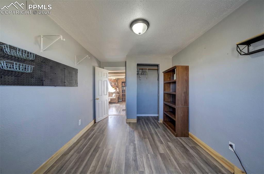 Image 31 of 47: Bedroom