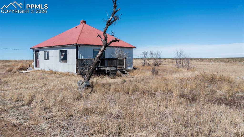 Image 5 of 47: Back of Structure