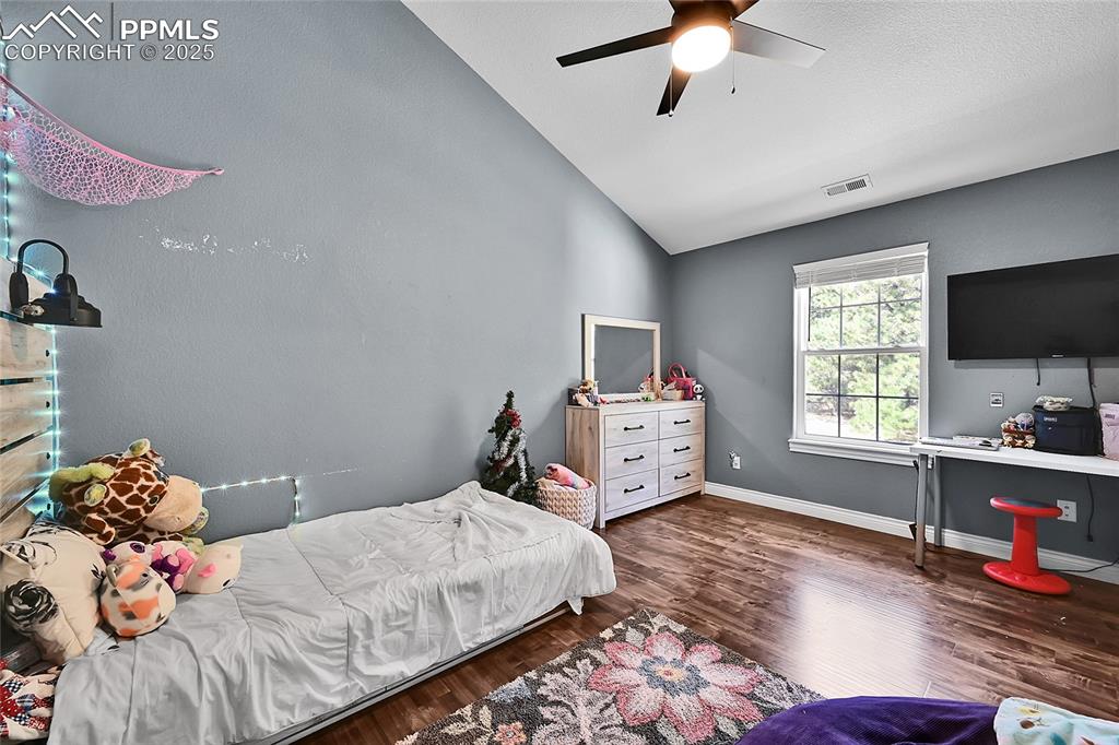 Image 28 of 50: 2nd bedroom