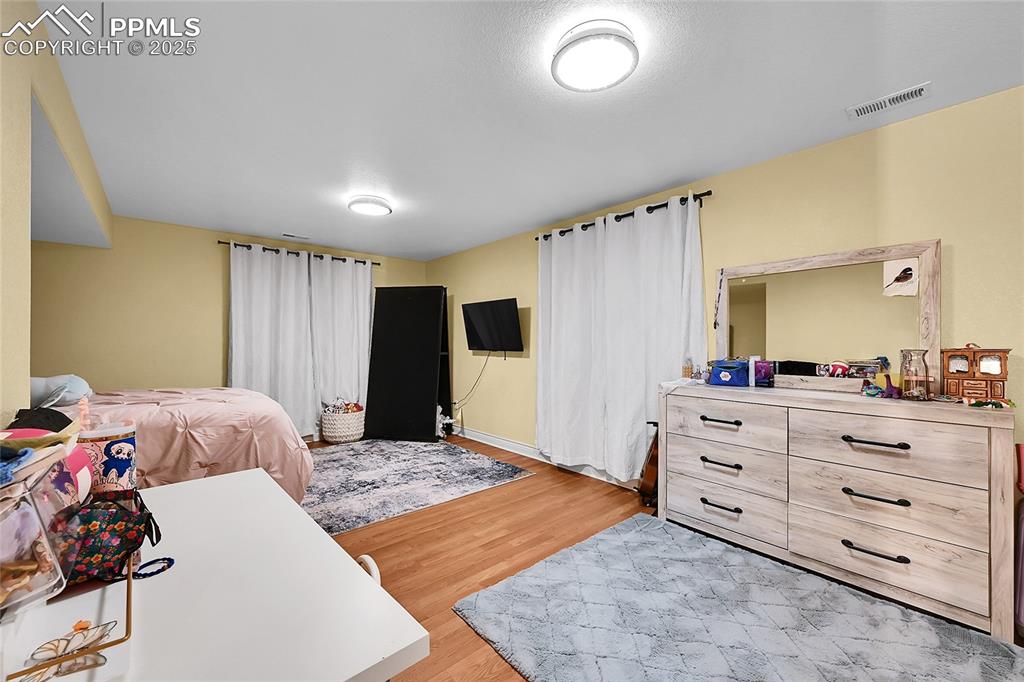 Image 36 of 50: 6th bedroom