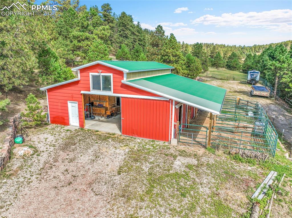 Image 41 of 50: Barn