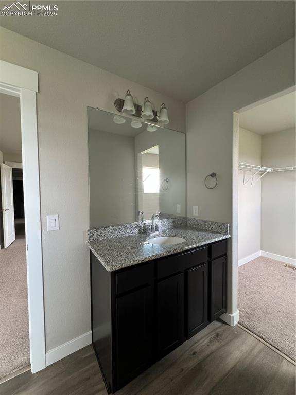 Image 22 of 35: Bathroom