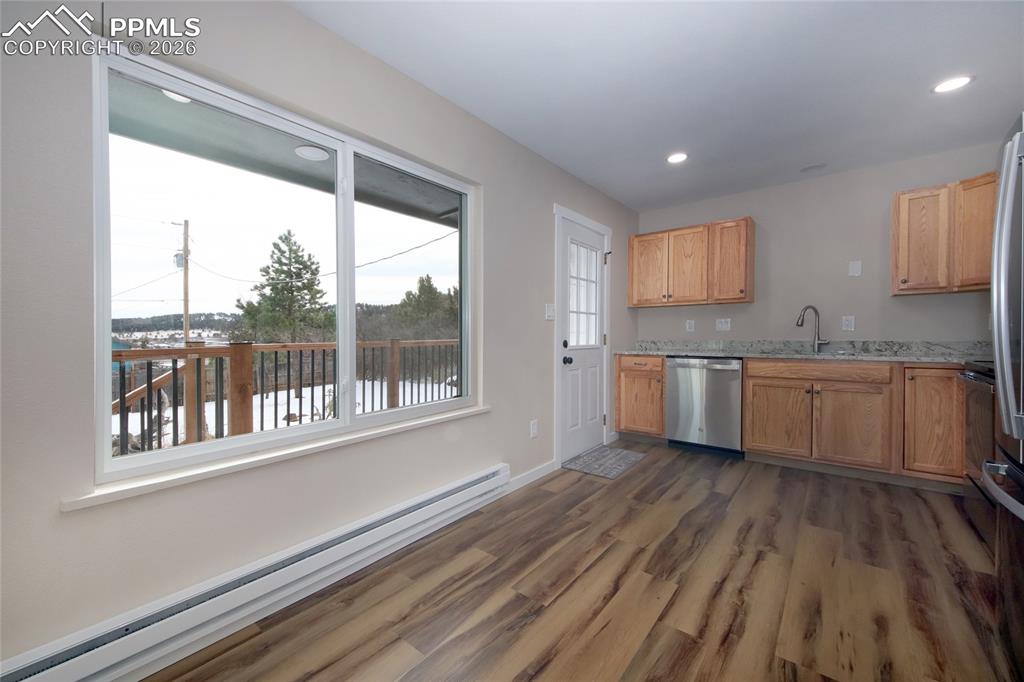 Image 8 of 35: Kitchen