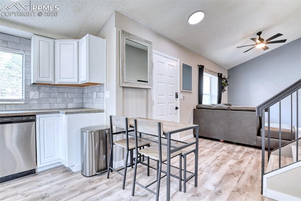 Image 10 of 46: Kitchen