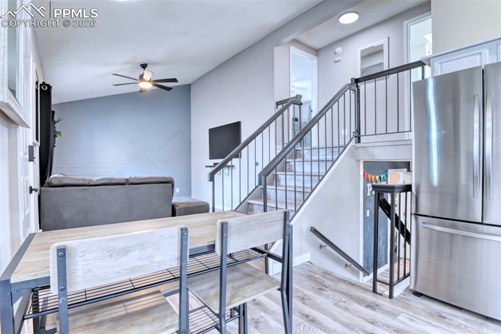 Image 11 of 46: Dining Area