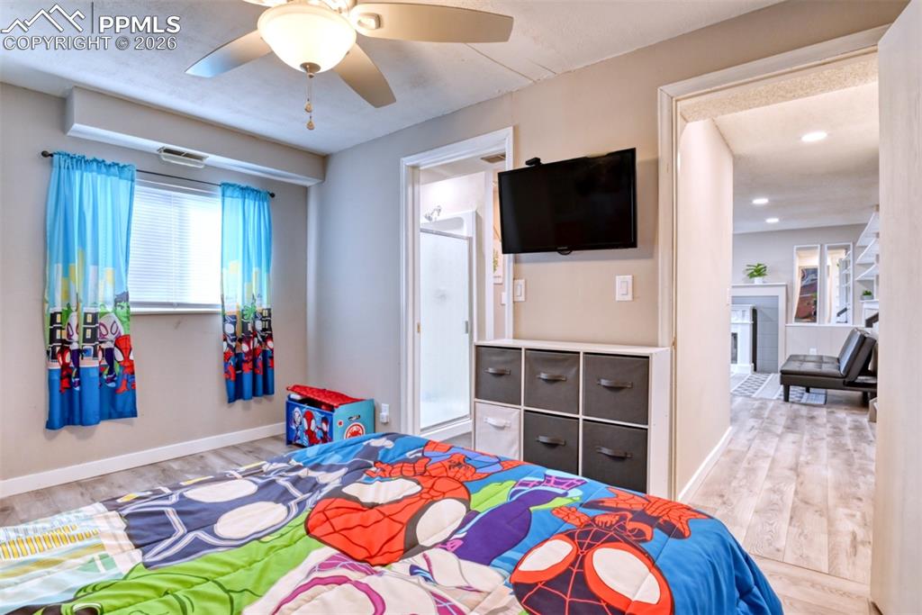 Image 27 of 46: Bedroom