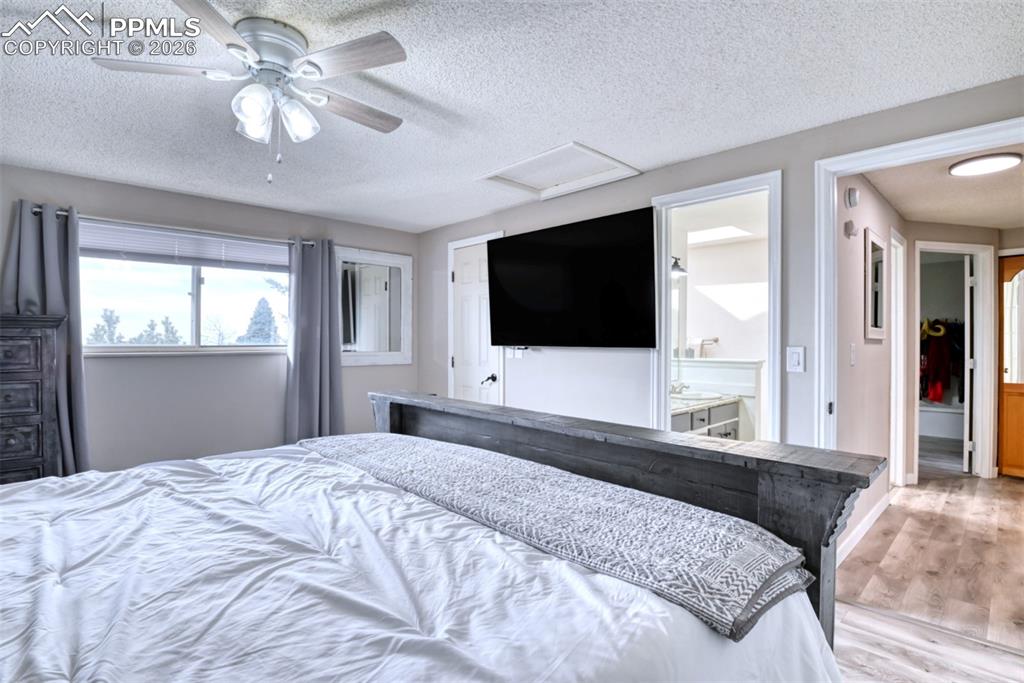 Image 30 of 46: Bedroom