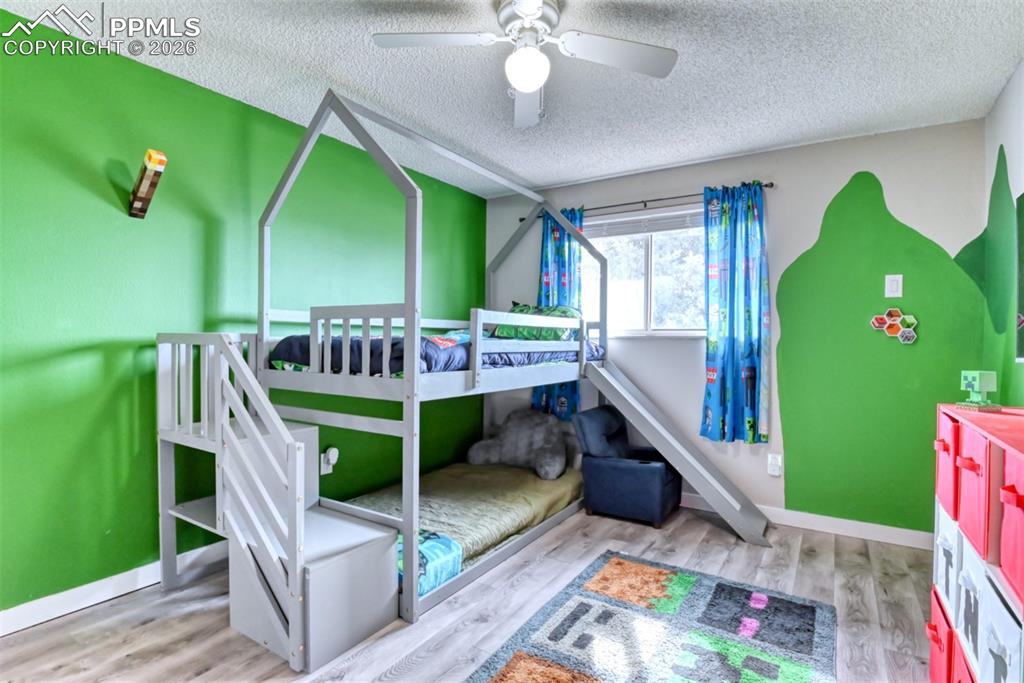 Image 35 of 46: Bedroom