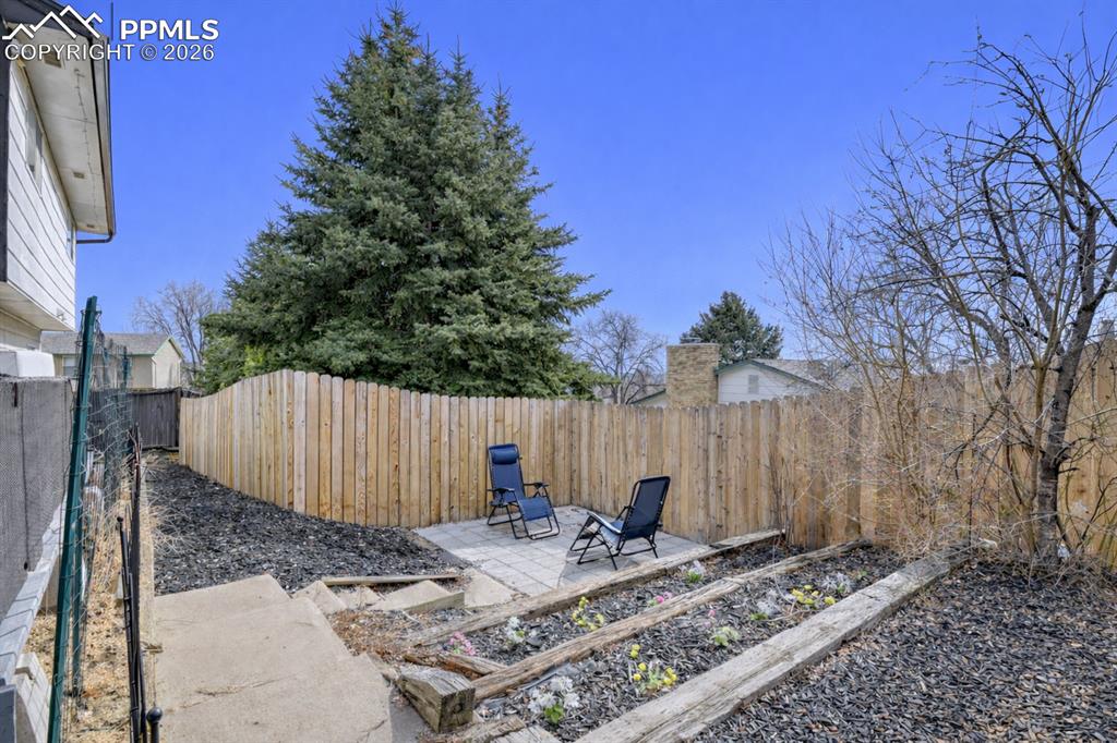 Image 46 of 46: Yard