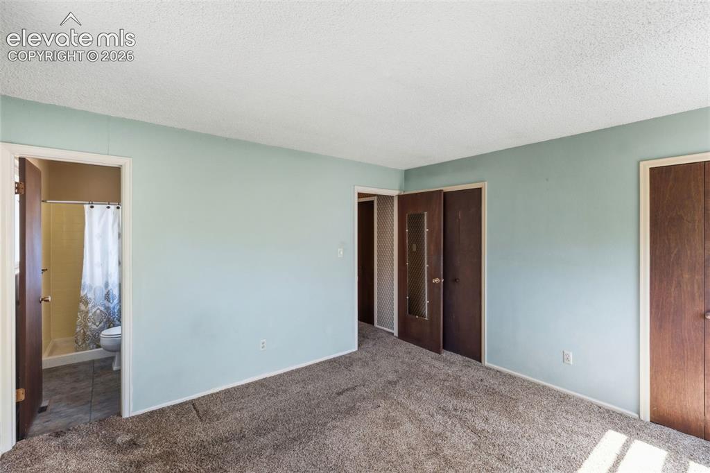Image 13 of 27: Bedroom
