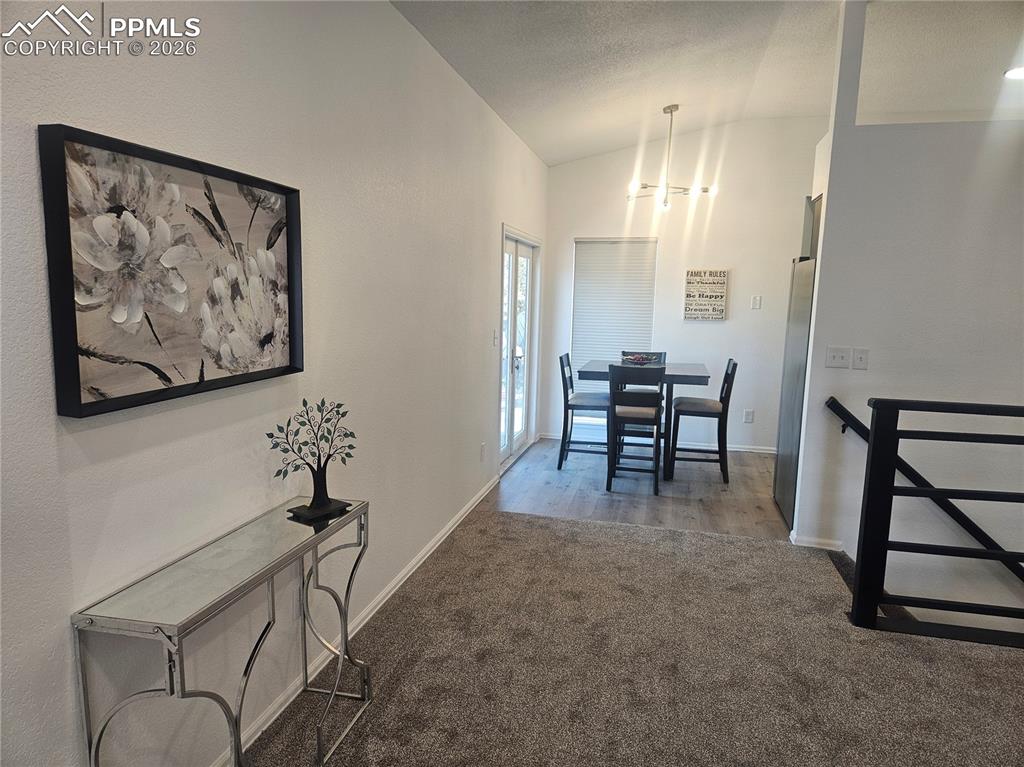 Image 5 of 21: Dining Area