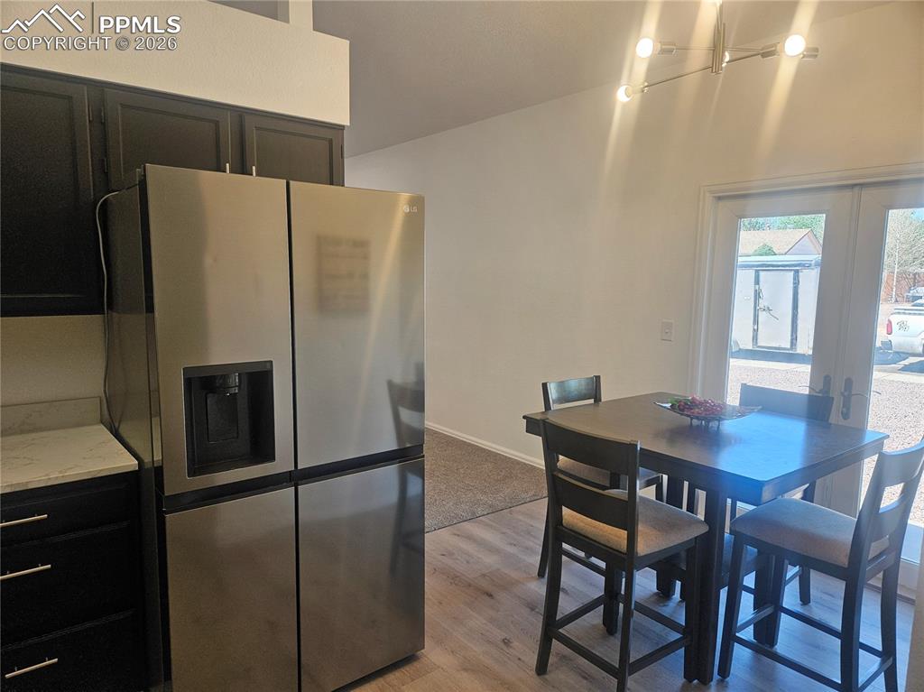 Image 7 of 21: Dining Area