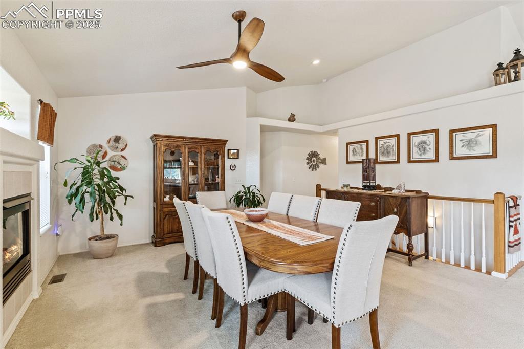 Image 18 of 47: Dining Area