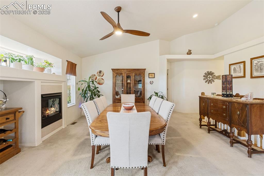 Image 19 of 47: Dining Area