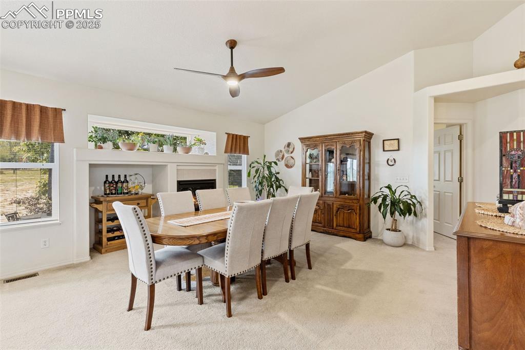 Image 20 of 47: Dining Area