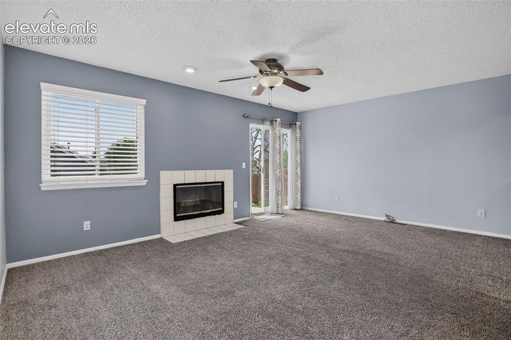 Image 18 of 46: Living Room