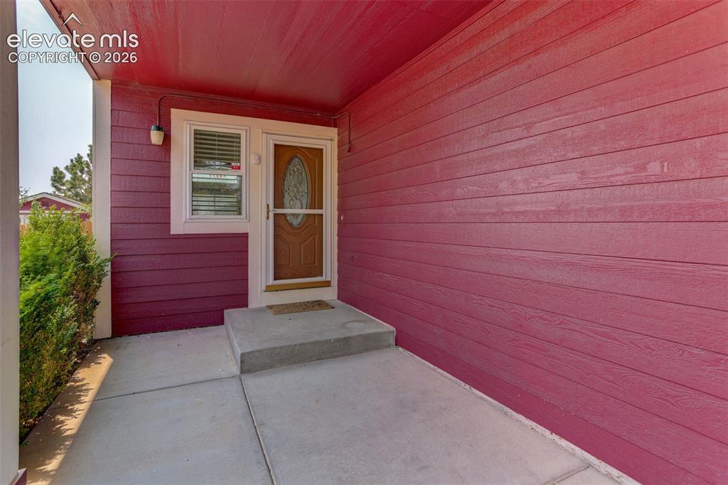 Image 4 of 46: Entry