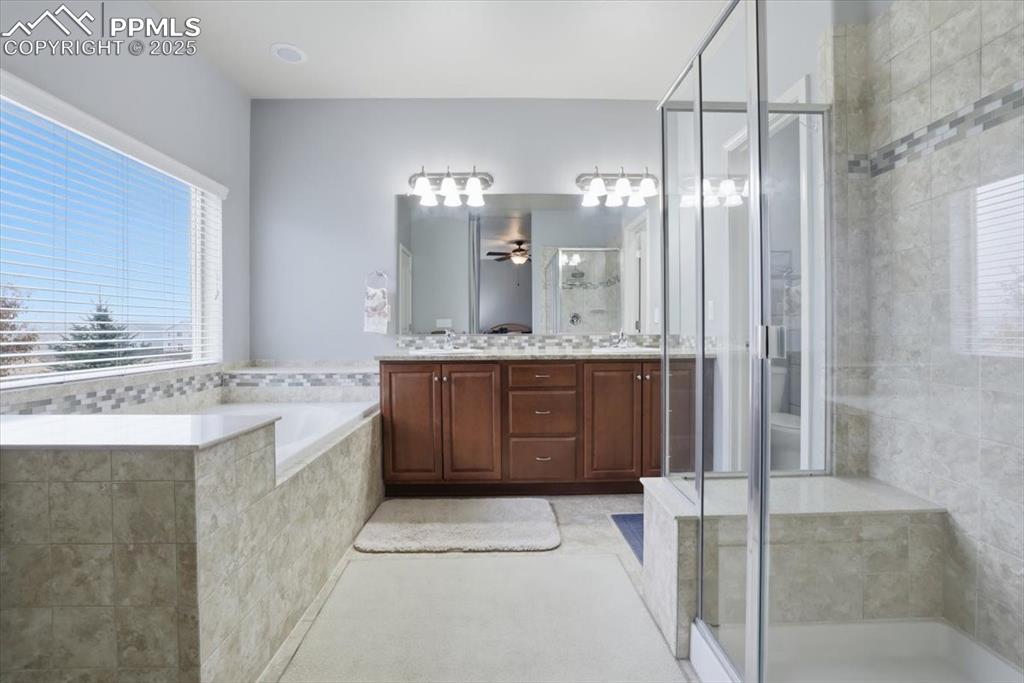 Image 14 of 30: Bathroom