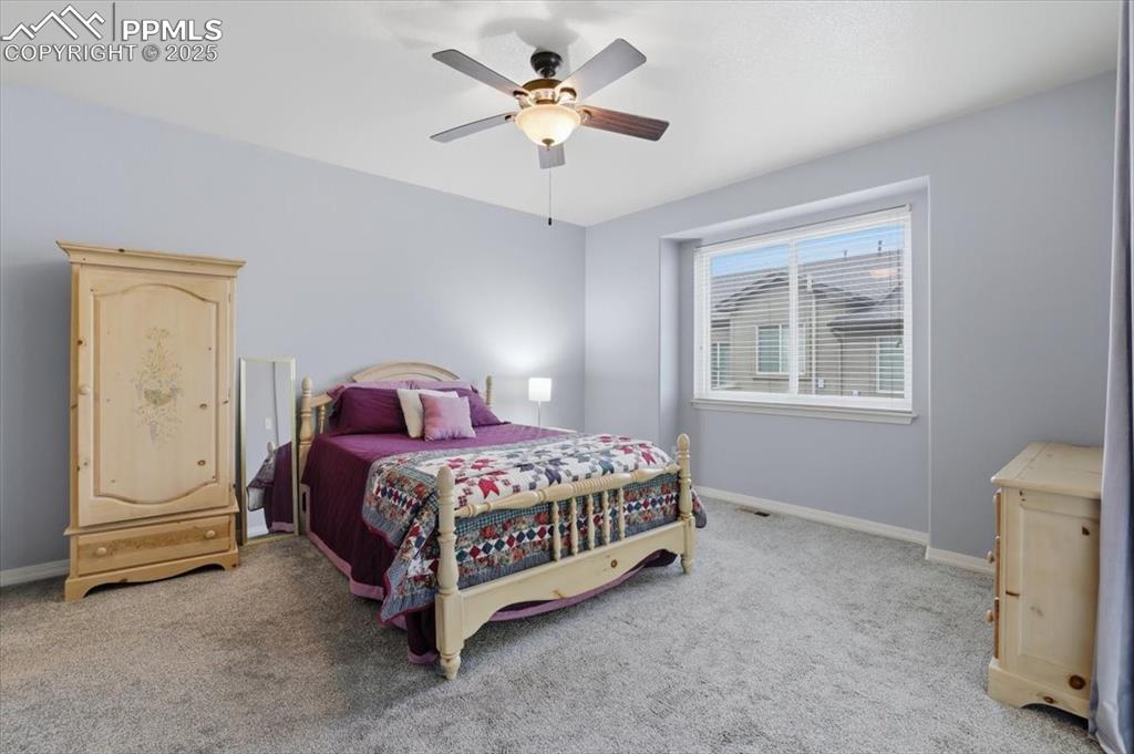 Image 15 of 30: Bedroom